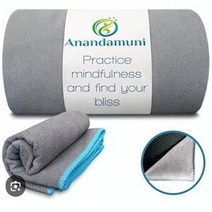 Anandamuni extra absorbent Bikram hot yoga towel NWOT